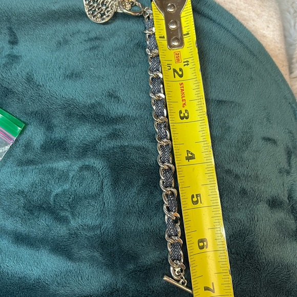 GUESS brand Toggle Bracelet. - Picture 3 of 6